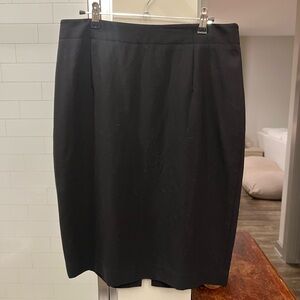 Black knee-length skirt
